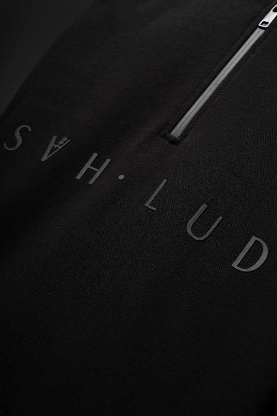 Sahlud Goes Black